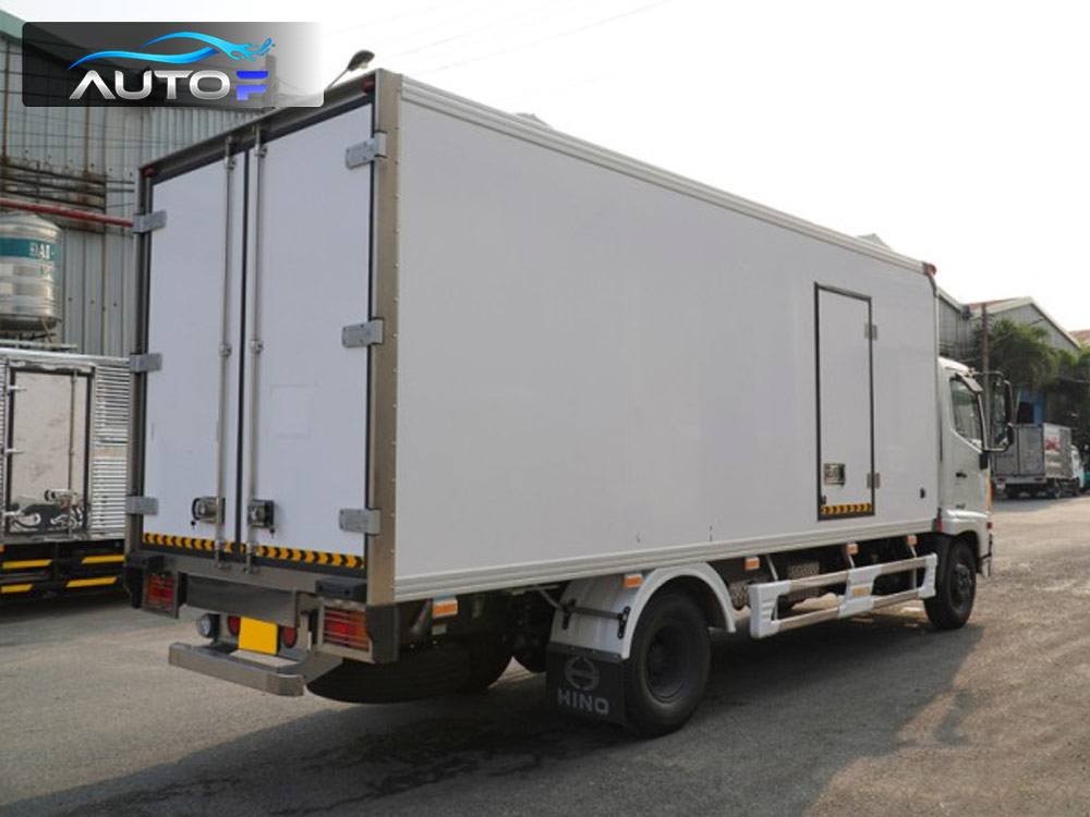Xe tải Hino FC9JLTC (6.4t - 6.7m) thùng bảo ôn